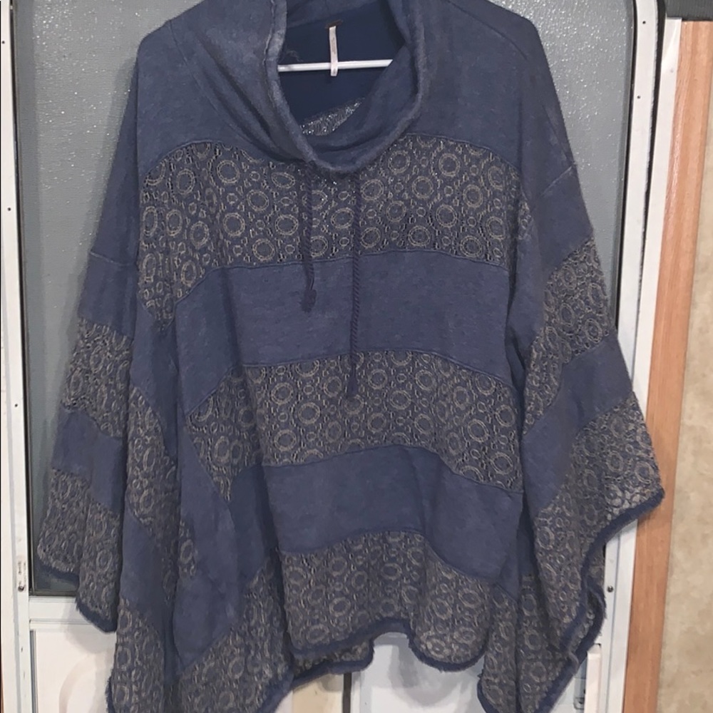 FP Mama Crochet Poncho sz S